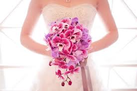 noiva com orquídeas