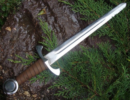 adaga-medieval-609107