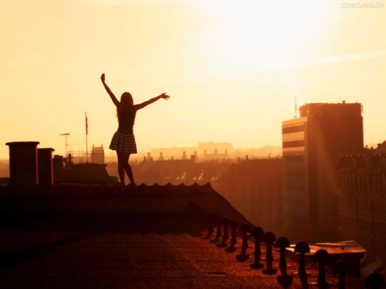 274301_Papel-de-Parede-Garota-no-Por-do-Sol_2048x1536